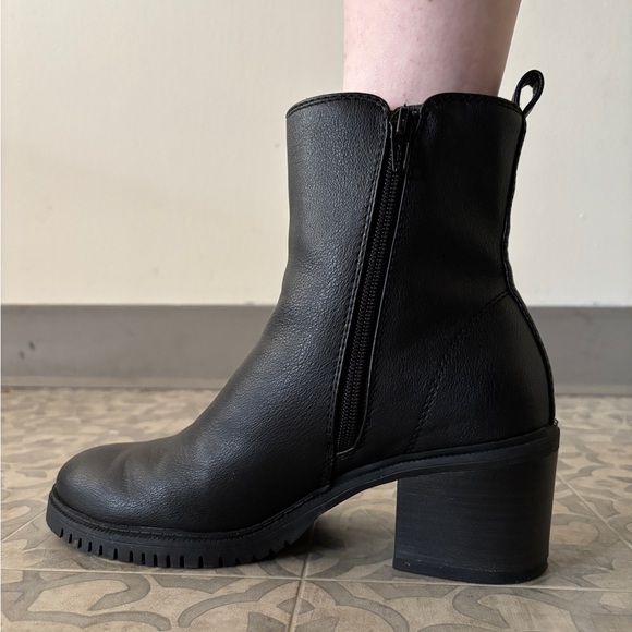 BareTraps Shoes - BareTraps Feeney Black Leather Ankle Booties 6.5 Block Heel Side Zip